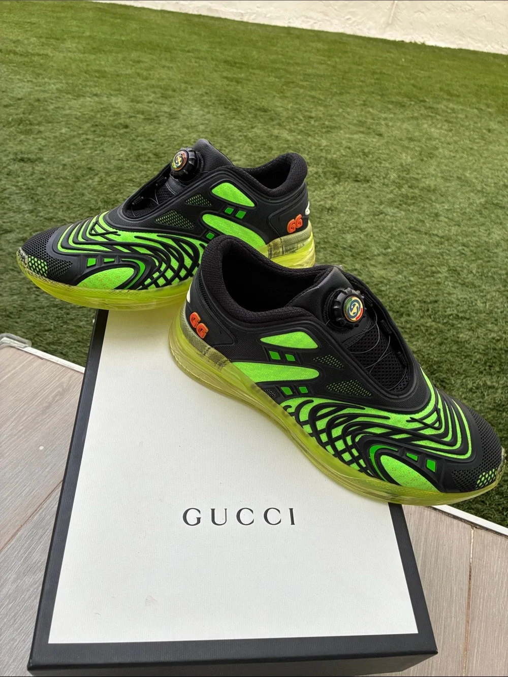 Gucci Ultrapace R Black Neon Green Glowing Dial RARE DISCONTINUED Mens Size 9 us